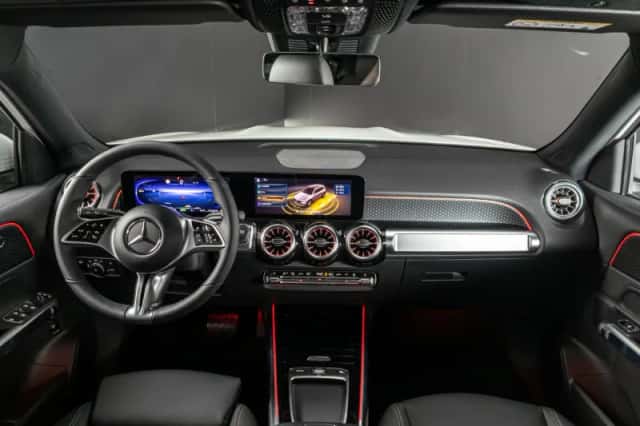 Mercedes-Benz EQB (2026) thumbnail 3
