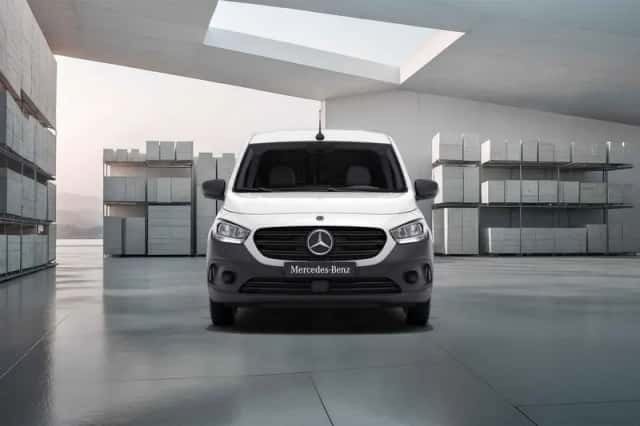 Mercedes-Benz eCitan (2025) thumbnail 6