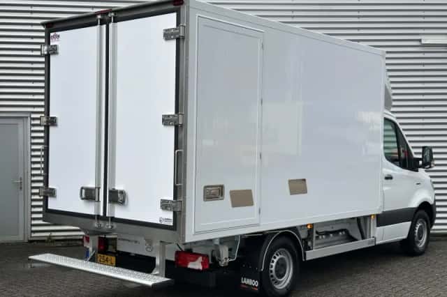 Mercedes-Benz eSprinter (2026) thumbnail 2