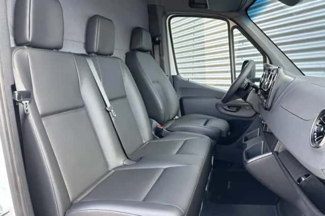 Mercedes-Benz eSprinter (2026) thumbnail 6