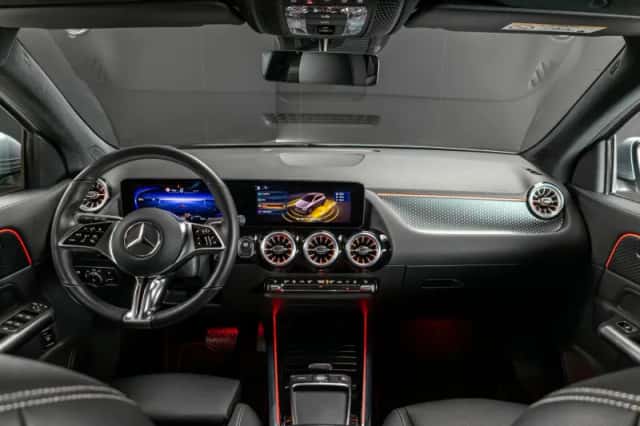Mercedes-Benz EQA (2024) thumbnail 3