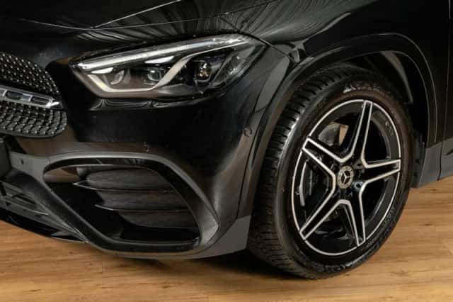 Mercedes-Benz GLA (2023) thumbnail 6