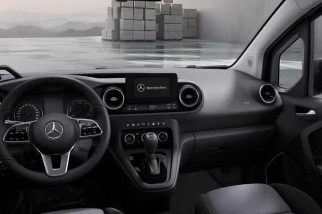Mercedes-Benz eCitan (2025) thumbnail 3