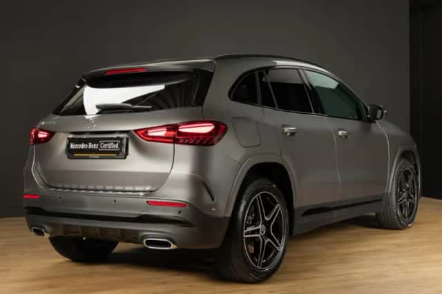 Mercedes-Benz GLA (2026) thumbnail 2