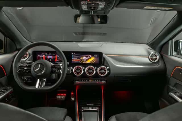 Mercedes-Benz GLA (2026) thumbnail 3
