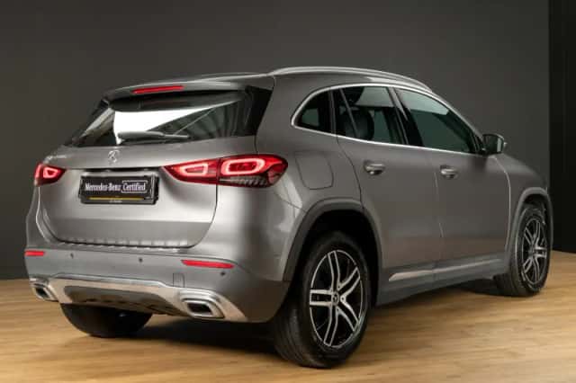 Mercedes-Benz GLA (2022) thumbnail 2
