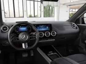 Mercedes-Benz GLA (2026) thumbnail 3