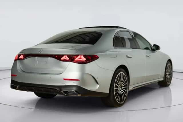 Mercedes-Benz E-Klasse (2026) thumbnail 2