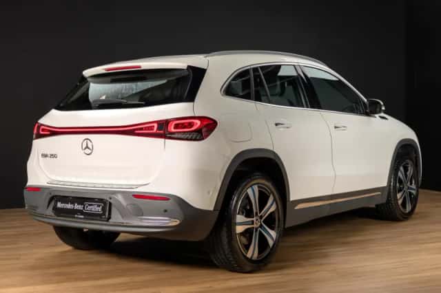 Mercedes-Benz EQA (2021) thumbnail 2