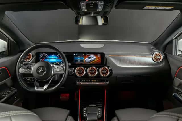 Mercedes-Benz EQA (2021) thumbnail 3
