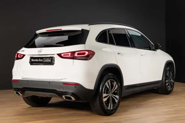 Mercedes-Benz GLA (2021) thumbnail 2