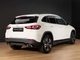 Mercedes-Benz GLA (2021) thumbnail 2