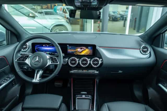 Mercedes-Benz EQA (2026) thumbnail 3