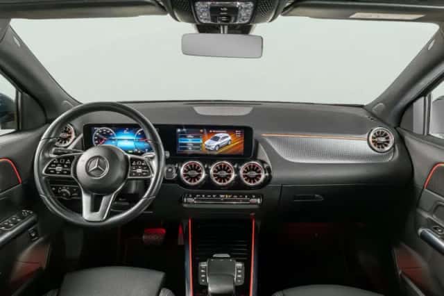 Mercedes-Benz EQA (2022) thumbnail 3