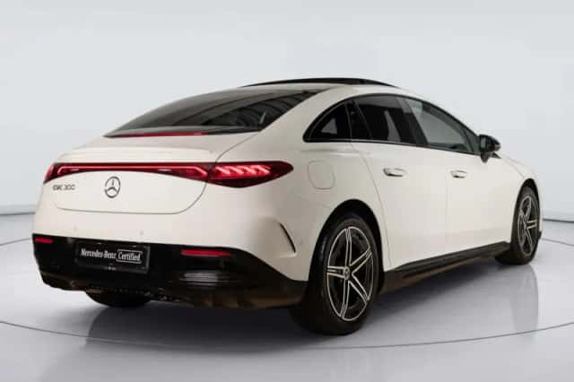 Mercedes-Benz EQE (2025) thumbnail 2