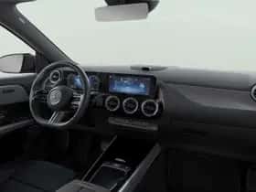Mercedes-Benz GLA (2026) thumbnail 4