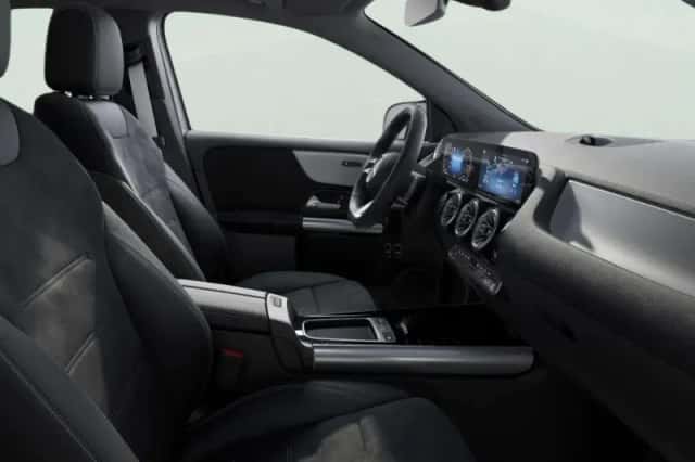 Mercedes-Benz GLA (2026) thumbnail 5
