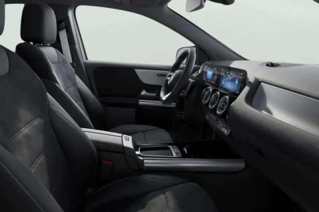 Mercedes-Benz GLA (2026) thumbnail 5