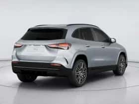 Mercedes-Benz GLA (2026) thumbnail 2