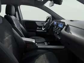 Mercedes-Benz GLA (2026) thumbnail 5