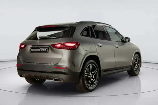 Mercedes-Benz GLA (2025) thumbnail 2