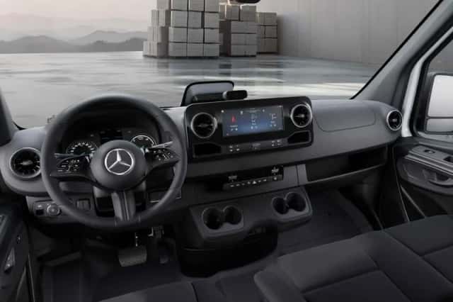 Mercedes-Benz eSprinter (2026) thumbnail 3