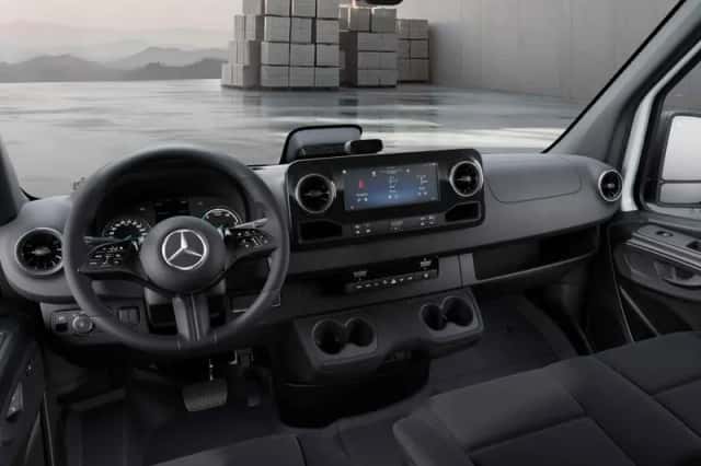 Mercedes-Benz eSprinter (2026) thumbnail 3