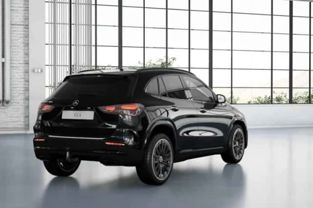 Mercedes-Benz GLA (2026) thumbnail 2
