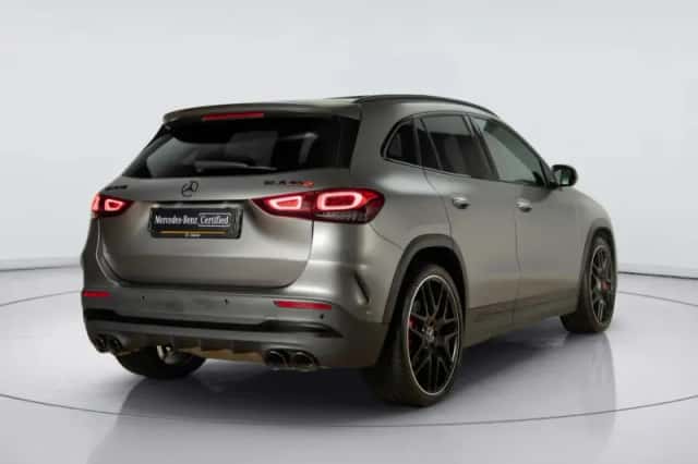Mercedes-AMG GLA (2022) thumbnail 2