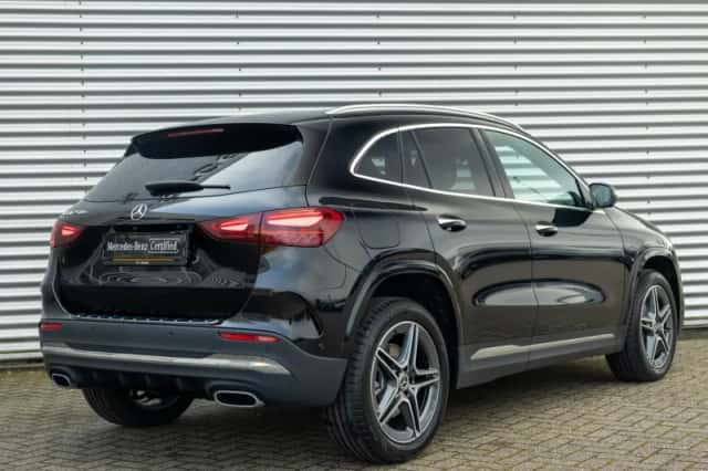 Mercedes-Benz GLA (2026) thumbnail 2