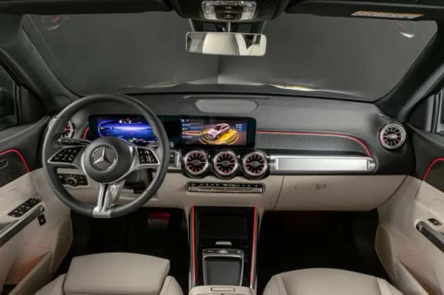 Mercedes-Benz EQB (2026) thumbnail 3