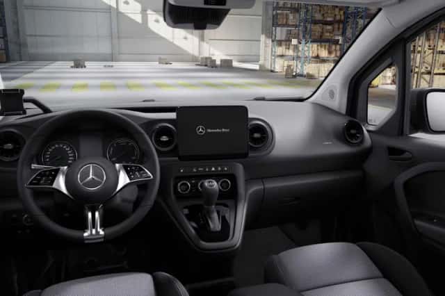 Mercedes-Benz eCitan (2025) thumbnail 3