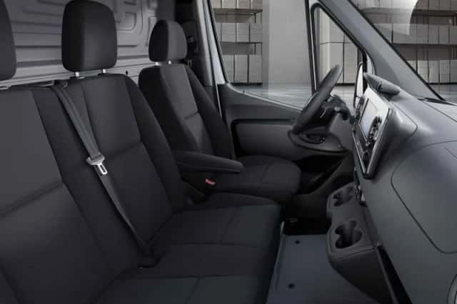 Mercedes-Benz eSprinter (2026) thumbnail 4