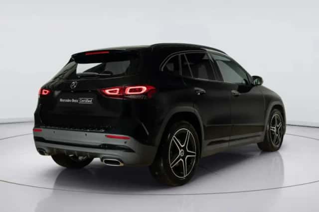 Mercedes-Benz GLA (2022) thumbnail 2