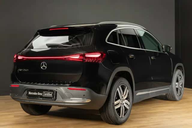 Mercedes-Benz EQA (2026) thumbnail 2