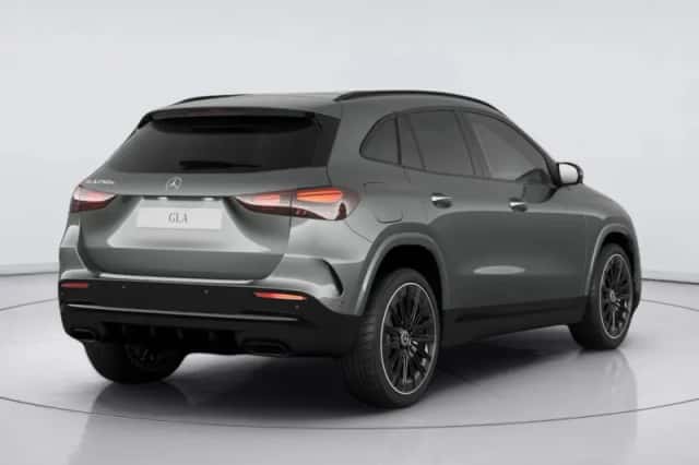 Mercedes-Benz GLA (2026) thumbnail 2