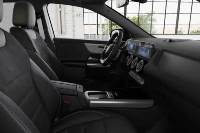 Mercedes-Benz GLA (2026) thumbnail 5