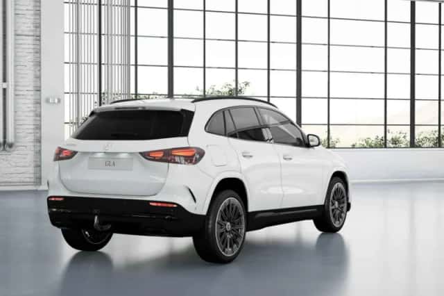 Mercedes-Benz GLA (2026) thumbnail 2