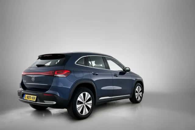 Mercedes-Benz EQA (2021) thumbnail 4