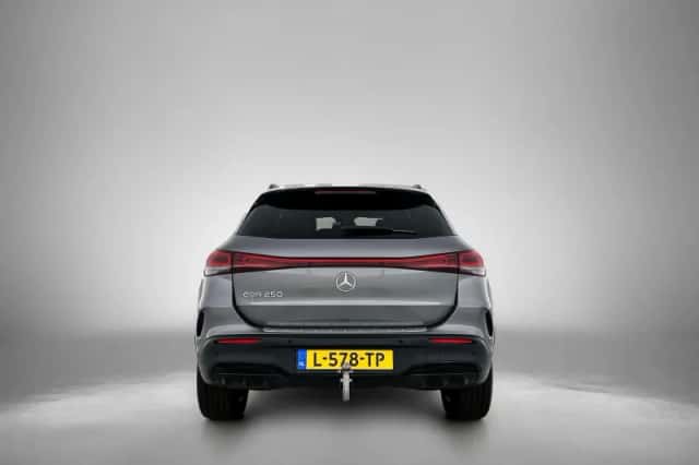 Mercedes-Benz EQA (2021) thumbnail 3