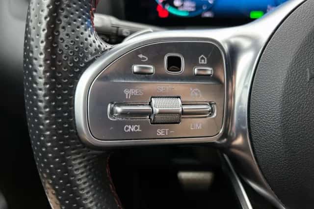Mercedes-Benz EQA (2021) thumbnail 6