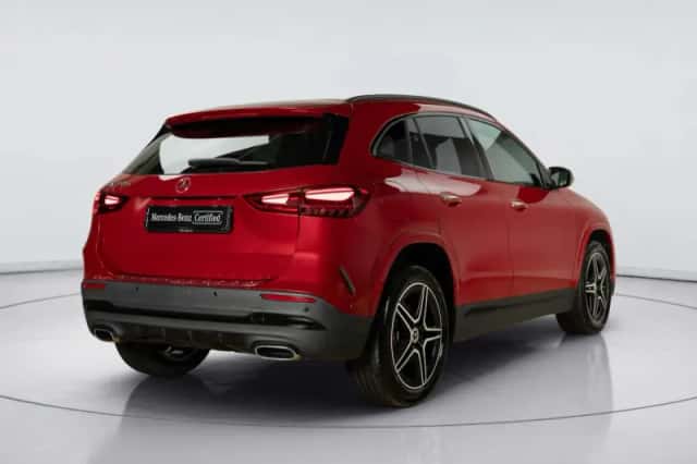 Mercedes-Benz GLA (2024) thumbnail 2