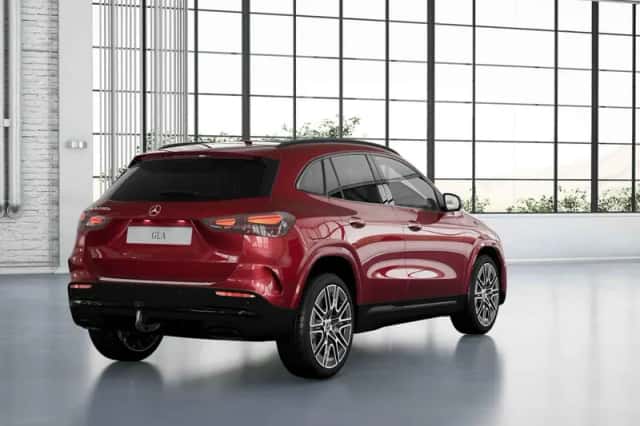 Mercedes-Benz GLA (2026) thumbnail 2
