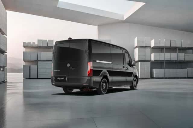 Mercedes-Benz eSprinter (2024) thumbnail 2