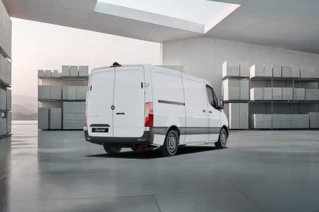 Mercedes-Benz eSprinter (2024) thumbnail 2