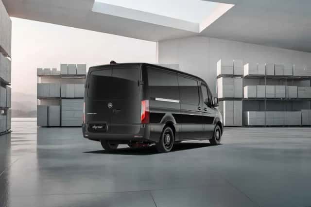 Mercedes-Benz eSprinter (2024) thumbnail 2