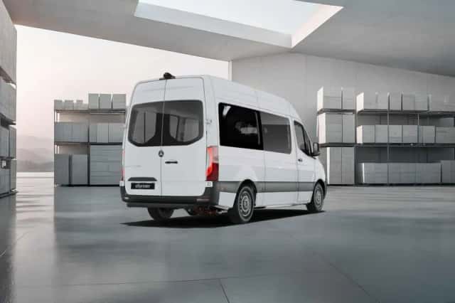 Mercedes-Benz eSprinter (2024) thumbnail 2