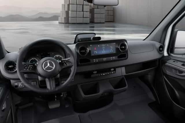 Mercedes-Benz eSprinter (2024) thumbnail 3