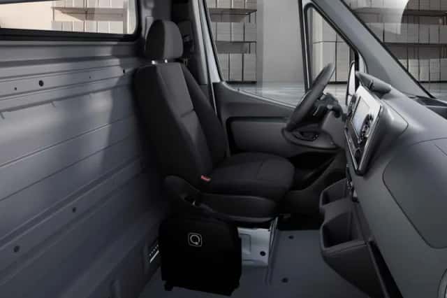 Mercedes-Benz eSprinter (2024) thumbnail 4
