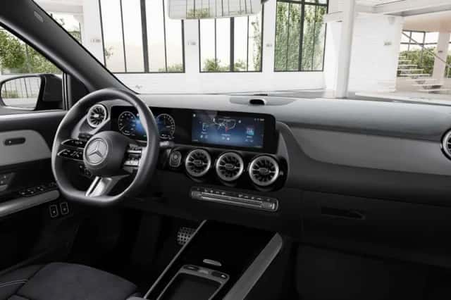 Mercedes-Benz GLA (2026) thumbnail 4